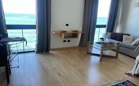 Garibaldi Sea Suites